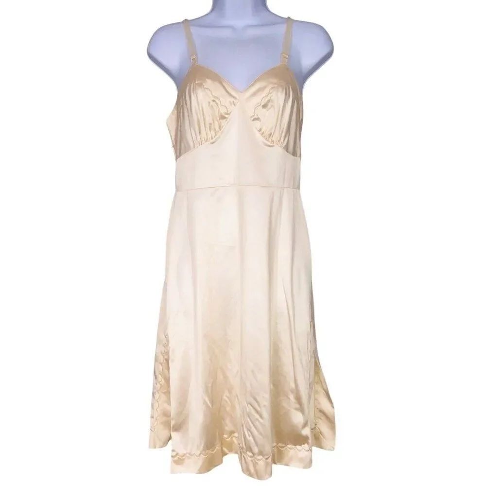 Vintage 50s Womens S Full Slip Beige Sleeveless Plain No Lace V Neck